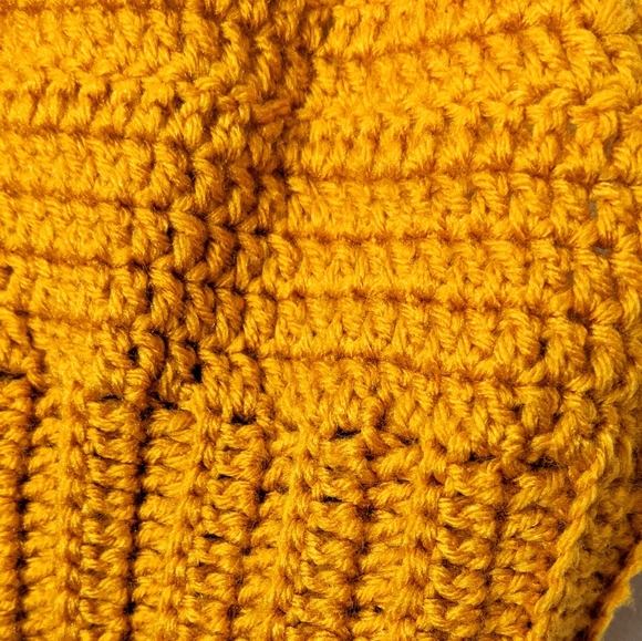 Hand made crochet tank top - Picture 2 of 3